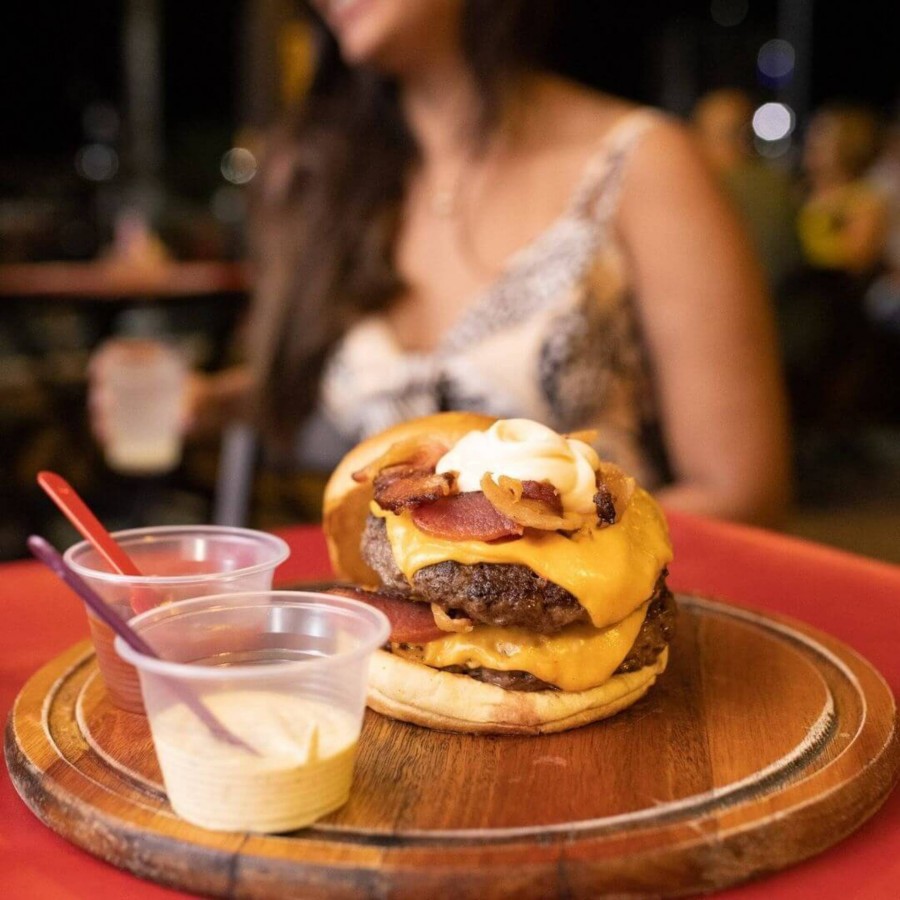 Charlotte Espeto e Burguer